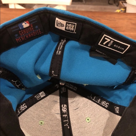 Boston Red Sox Blue and Yellow Fitted Hat - Picture 4 of 4